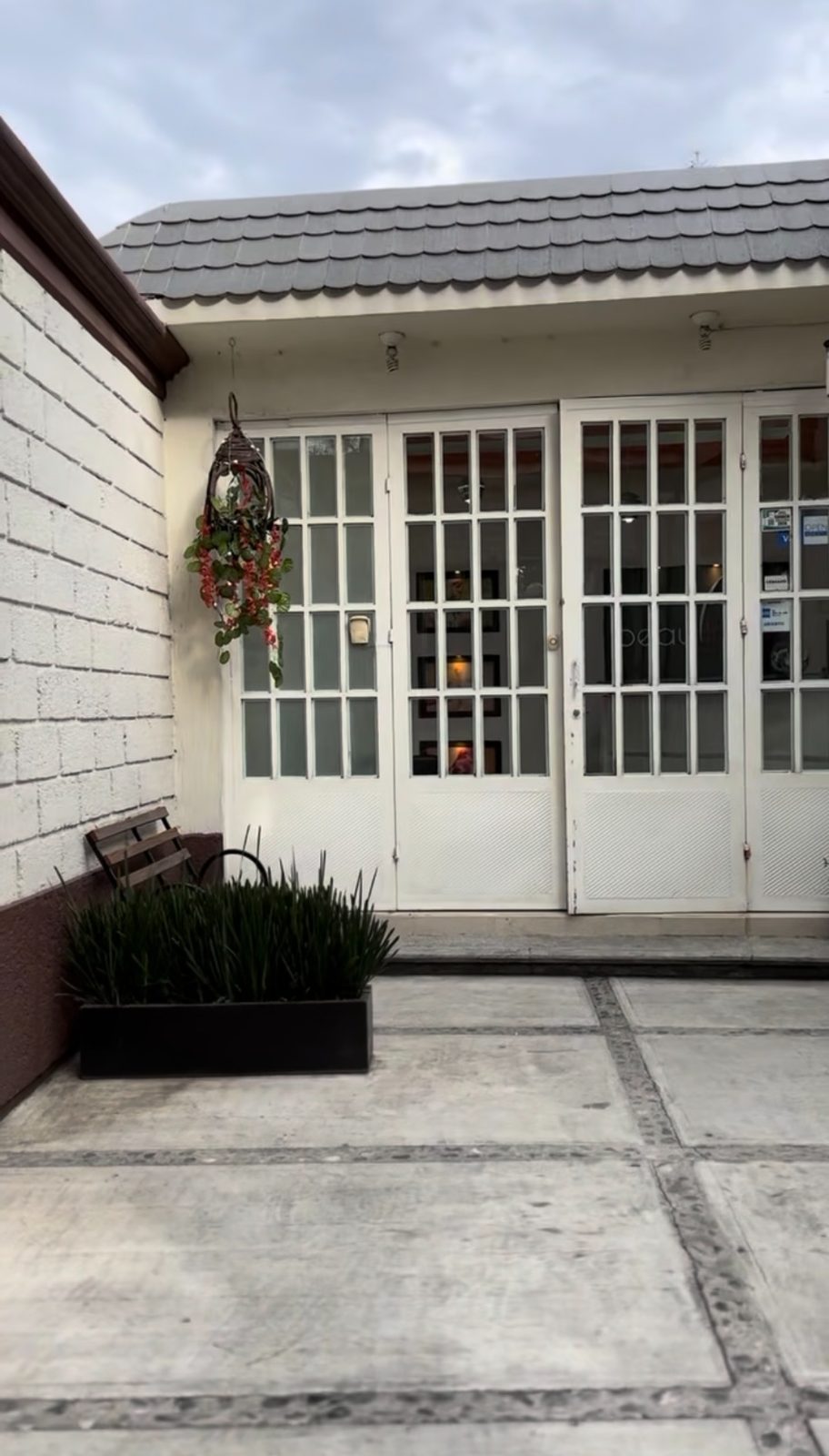 Entrada exterior de Beau Laser